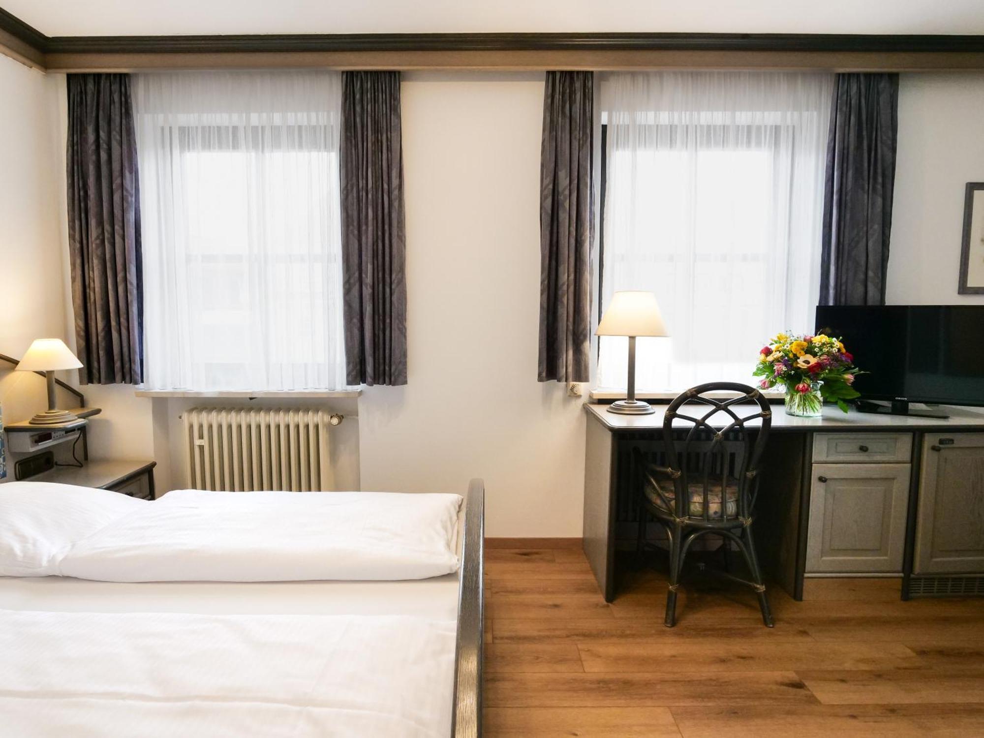 Seehotel Pegasus ヘルシング・アム・アンマーゼー エクステリア 写真